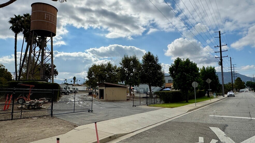 310 A St, Fillmore, CA à louer - Photo du bâtiment - Image 2 de 15