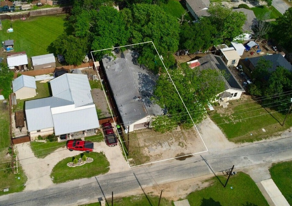 417 S Prairie St, Pilot Point, TX à vendre Photo du bâtiment- Image 1 de 9