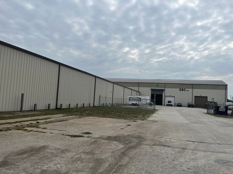 1101 Crawford St, Terre Haute, IN à vendre - Photo du bâtiment - Image 2 de 8