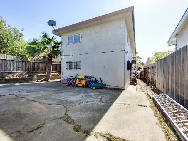2120 E 22nd St, Oakland, CA à vendre Photo principale- Image 1 de 58