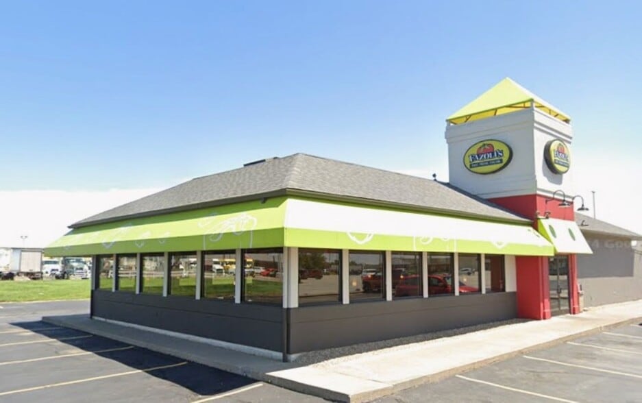 4900 Broadway St, Quincy, IL for sale - Building Photo - Image 2 of 4