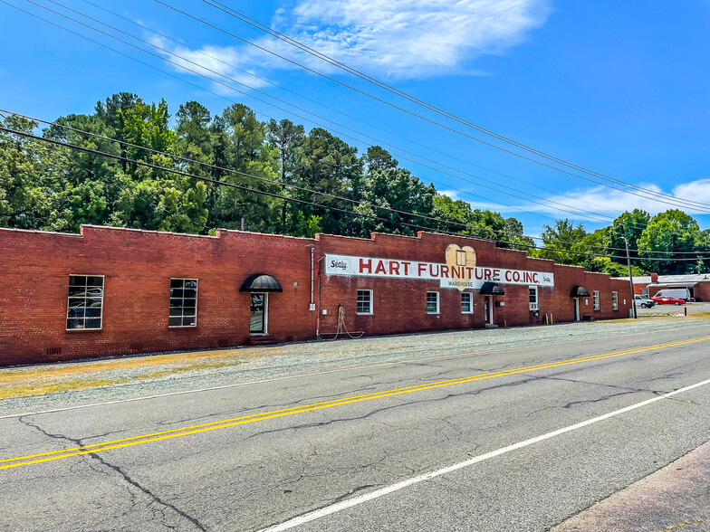 420 E 3rd St, Siler City, NC à vendre - Photo principale - Image 1 de 1