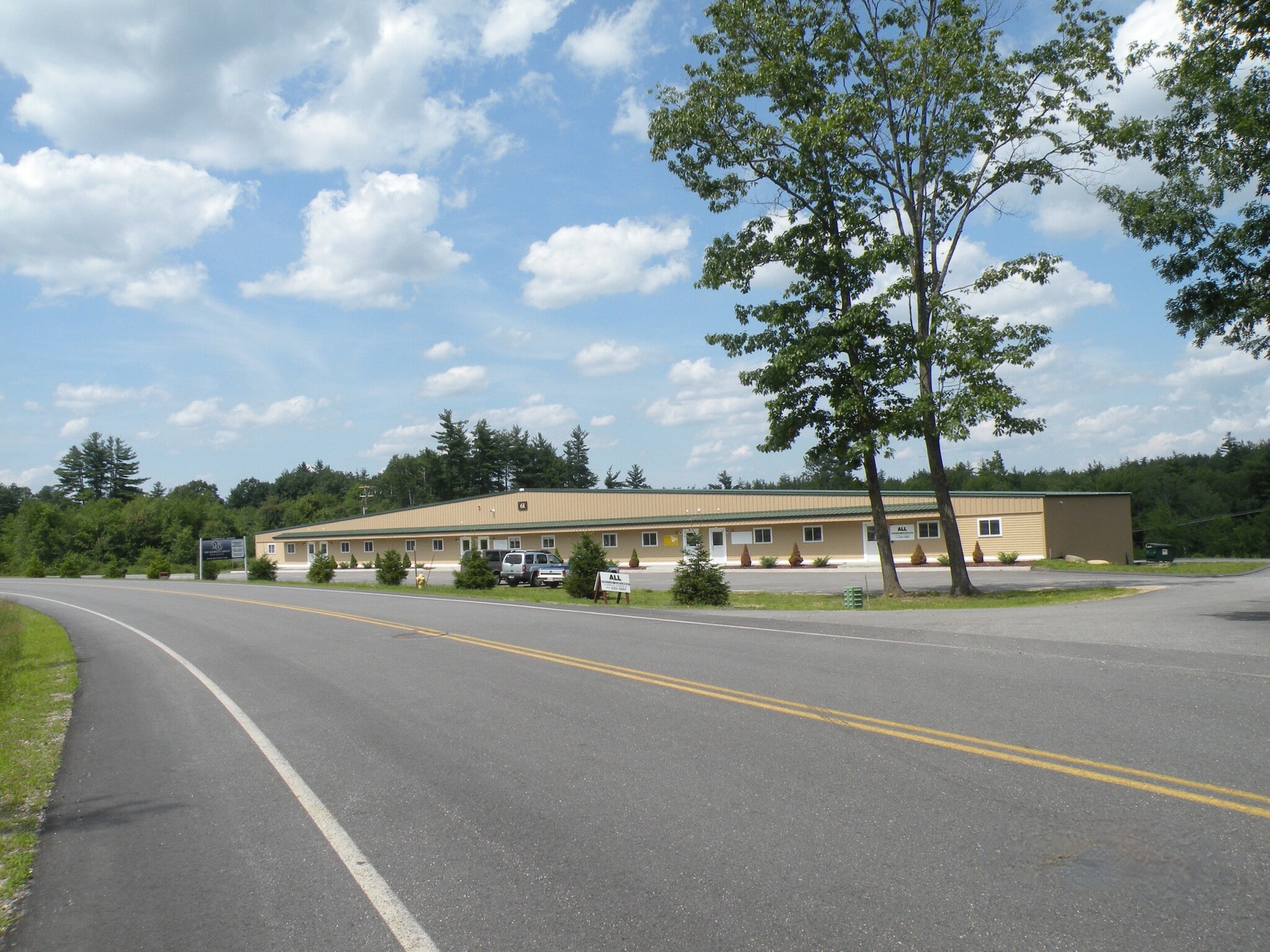 61 Airport Dr, Rochester, NH for lease Primary Photo- Image 1 of 15