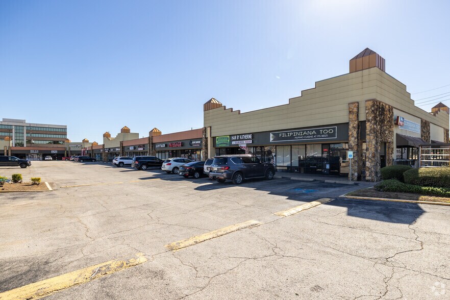 4051 Fm 1960 Rd W, Houston, TX à louer - Photo du bâtiment - Image 1 de 7