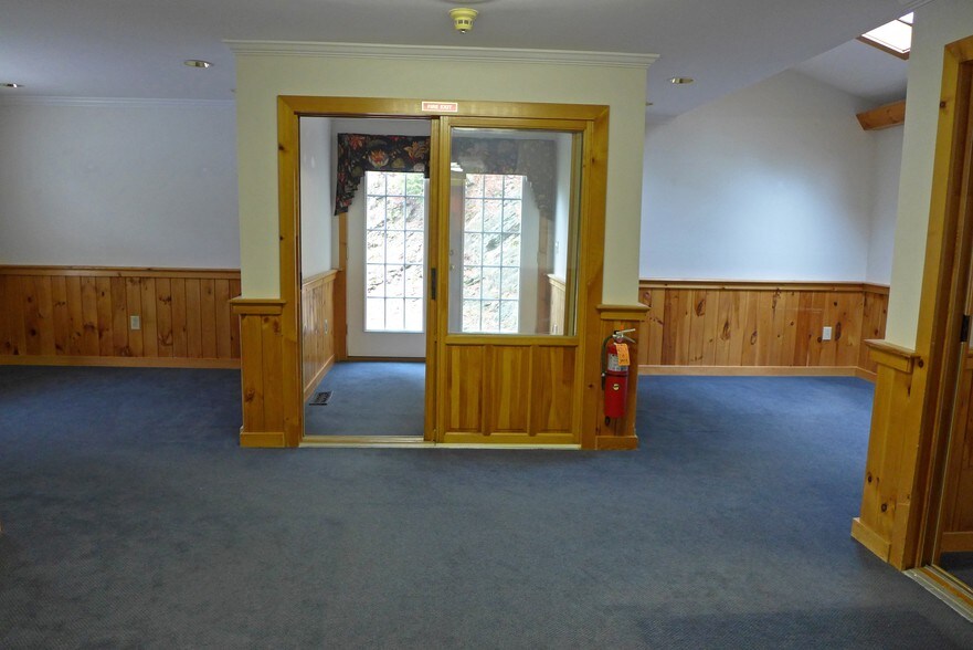 940 Danbury Rd, Georgetown, CT à louer - Photo intérieure - Image 2 de 15