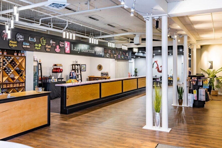 321 State St, Saint Joseph, MI à vendre - Photo du bâtiment - Image 3 de 9