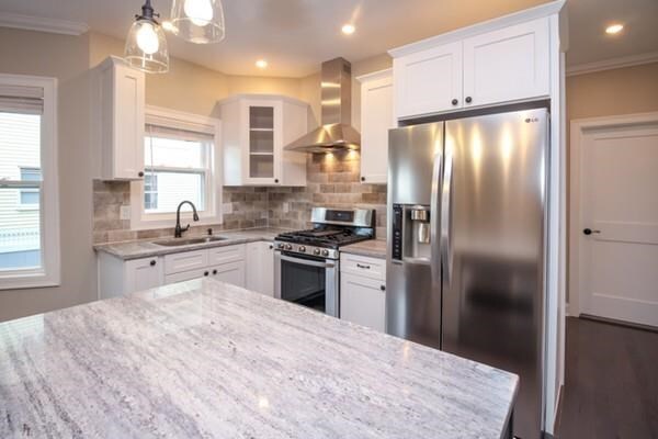 43 Cypress St, Watertown, MA à vendre - Photo du bâtiment - Image 2 de 47