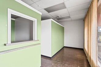 12510 E Sprague Ave, Spokane Valley, WA for lease Interior Photo- Image 2 of 7