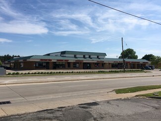 More details for 442-448 W Sunset Dr, Waukesha, WI - Retail for Lease