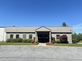 980 Upward Rd, Flat Rock NC - Entrepôt