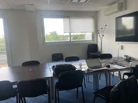 Flex in Nanterre for lease - Building Photo - Image 2 of 15