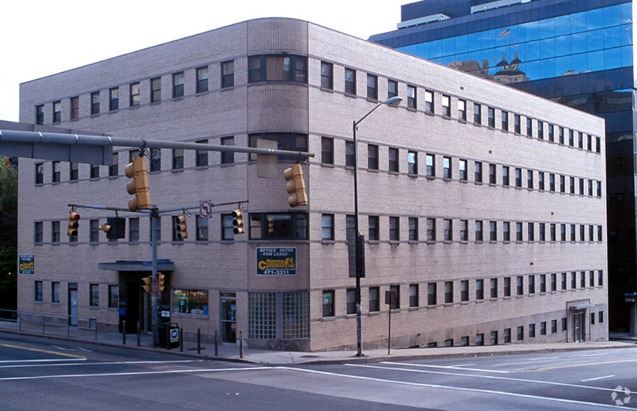 3500 Fifth Ave, Pittsburgh, PA à louer - Photo du bâtiment - Image 1 de 3