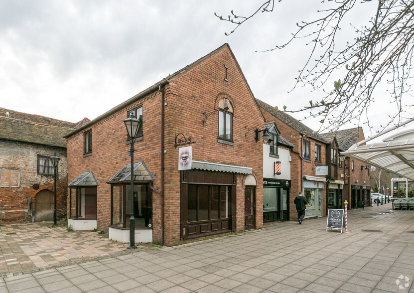 2 Gurneys Ln, Droitwich à louer - Photo principale - Image 1 de 10