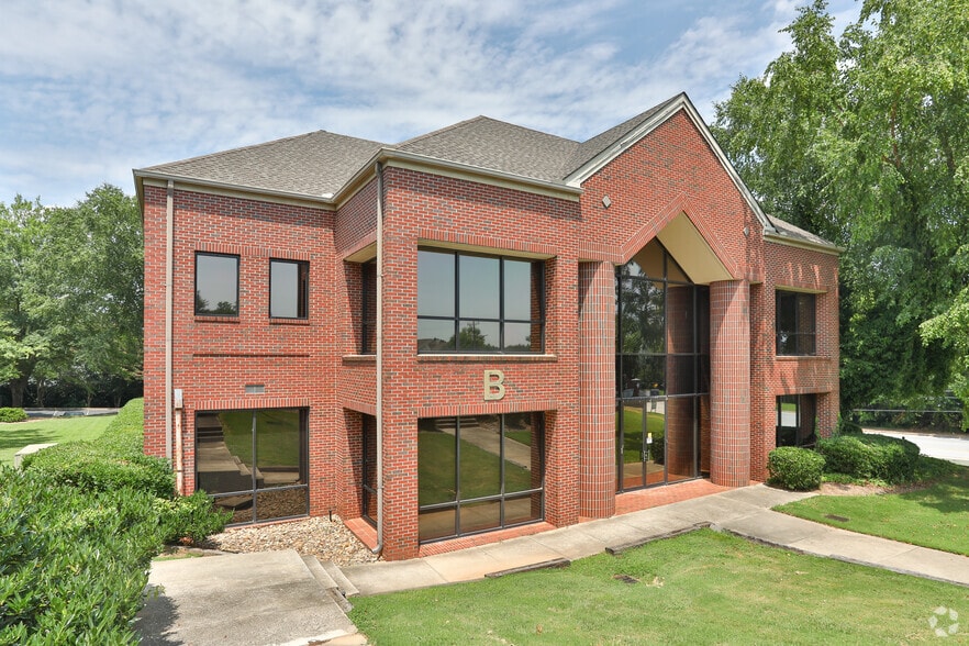330 Pelham Rd, Greenville, SC for lease - Primary Photo - Image 2 of 10