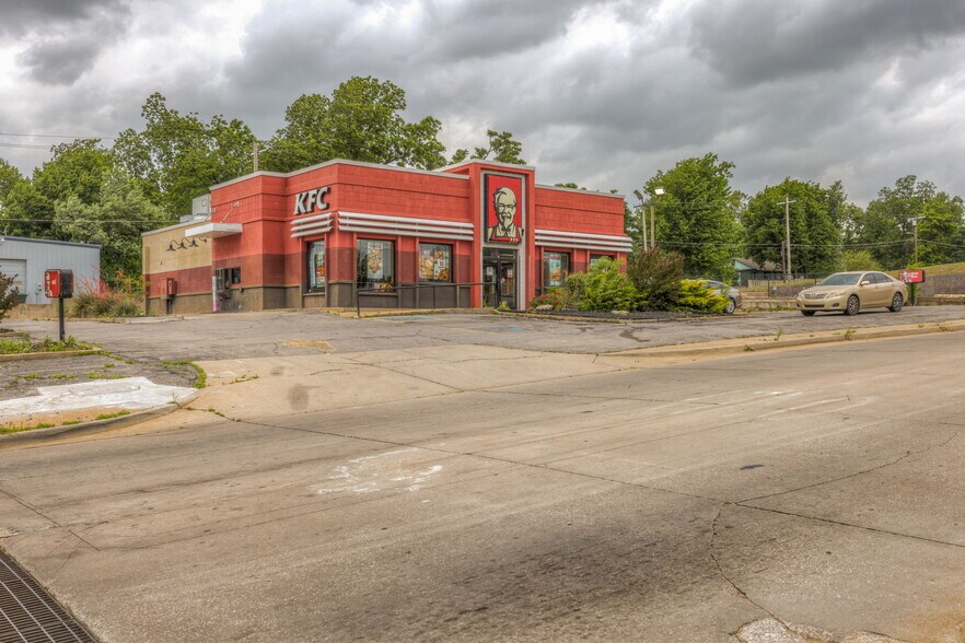 206 N Wilson Ave, Sand Springs, OK à vendre - Photo du bâtiment - Image 3 de 7