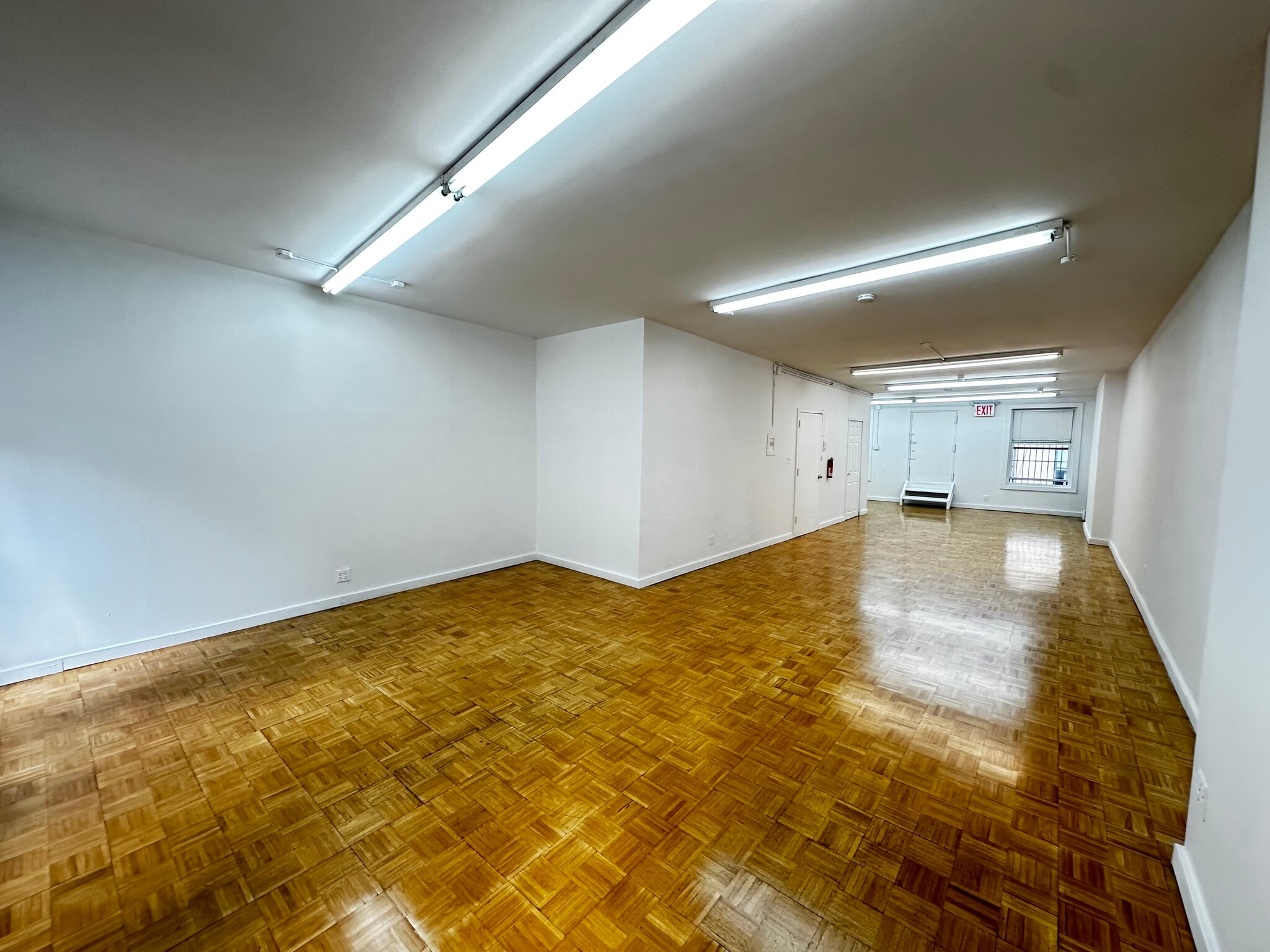 1030 Avenue of the Americas, New York, NY for lease Building Photo- Image 1 of 8