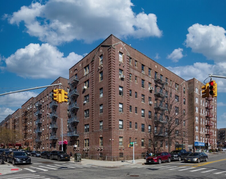 4751 40th St, Long Island City, NY à vendre Photo du bâtiment- Image 1 de 10