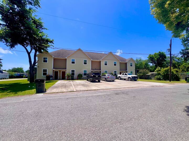 4746 3rd St, Bacliff, TX for sale Primary Photo- Image 1 of 2