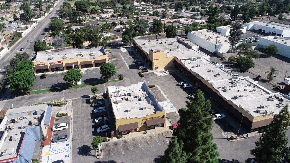 2085 W Holt Ave, Pomona, CA à louer - Photo du bâtiment - Image 3 de 15