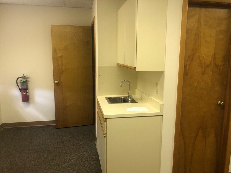 13 Rockland Ter, Verona, NJ à louer - Photo du bâtiment - Image 3 de 6