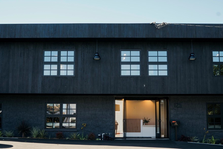 121-125 Sierra St, El Segundo, CA à louer - Photo du bâtiment - Image 3 de 14