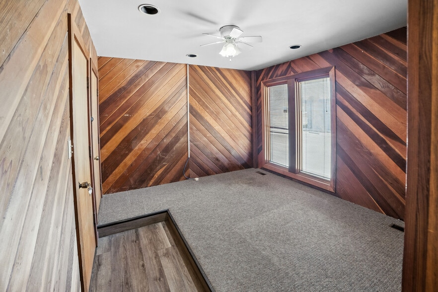 515 N Summit St, Arkansas City, KS for lease - Interior Photo - Image 2 of 7