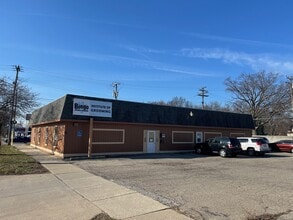 28003-28009 John R Rd, Madison Heights, MI à louer Photo intérieure- Image 1 de 1