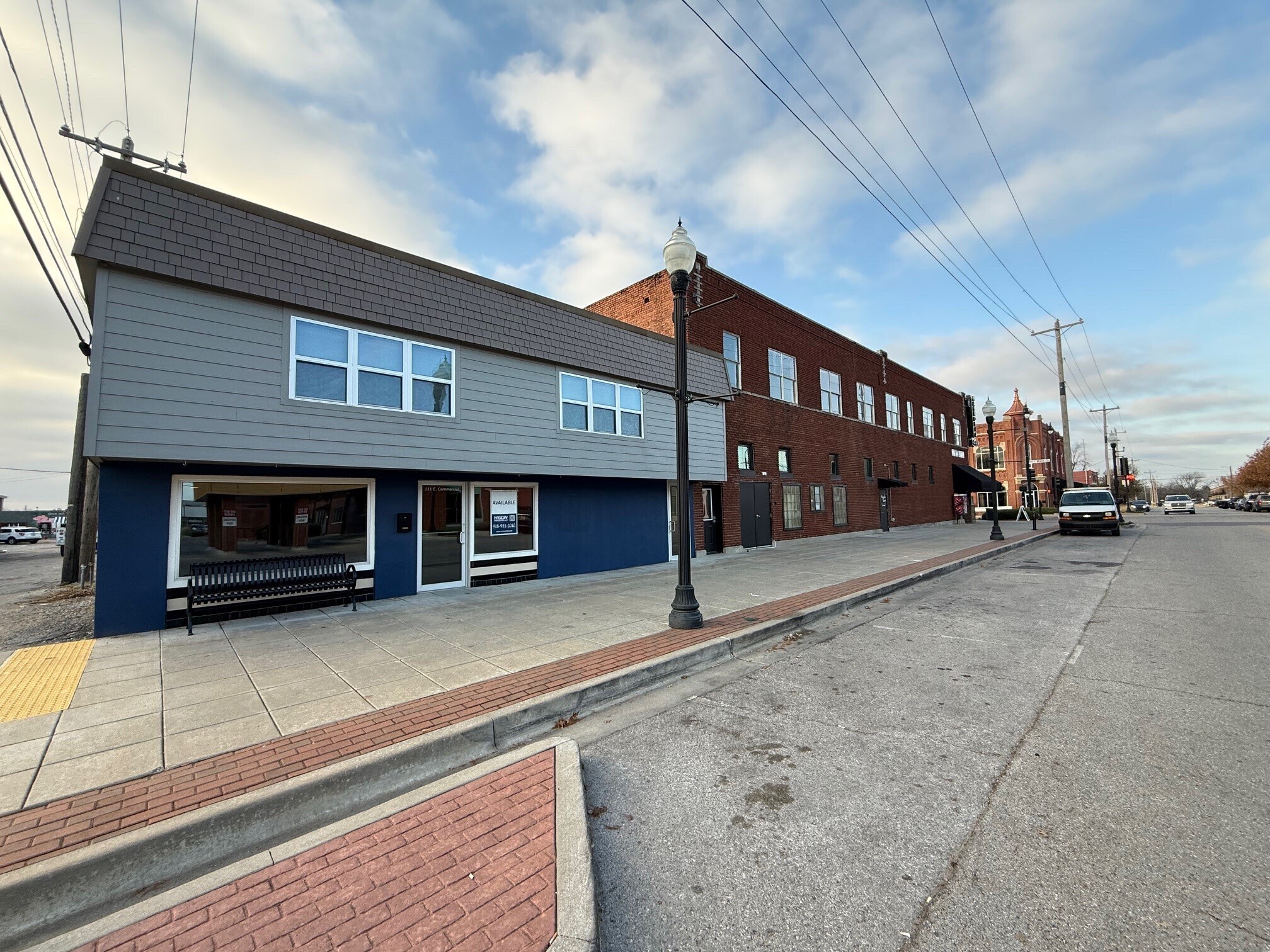 111 E Commercial St, Broken Arrow, OK à louer Photo principale- Image 1 de 12