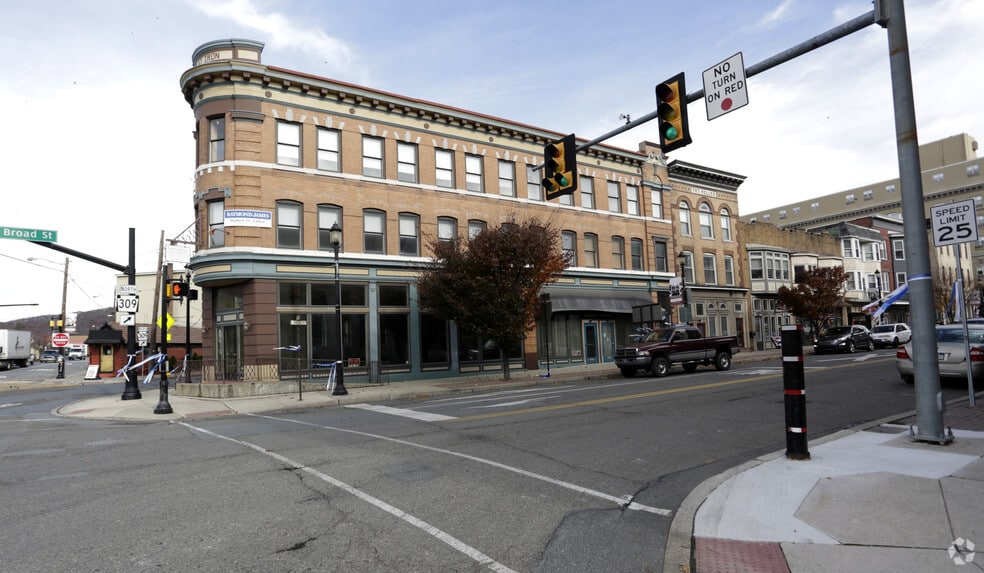 101-107 E Broad St, Tamaqua, PA for sale - Building Photo - Image 2 of 2