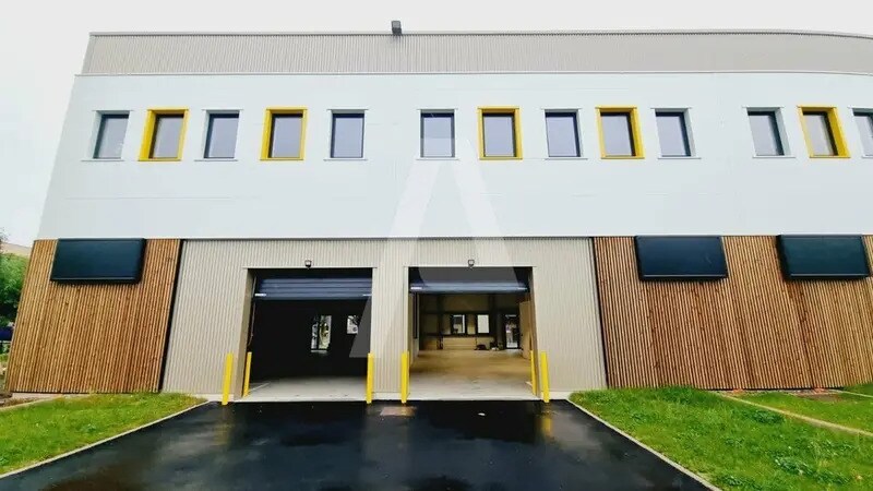 Flex in Fresnes for lease - Building Photo - Image 2 of 6