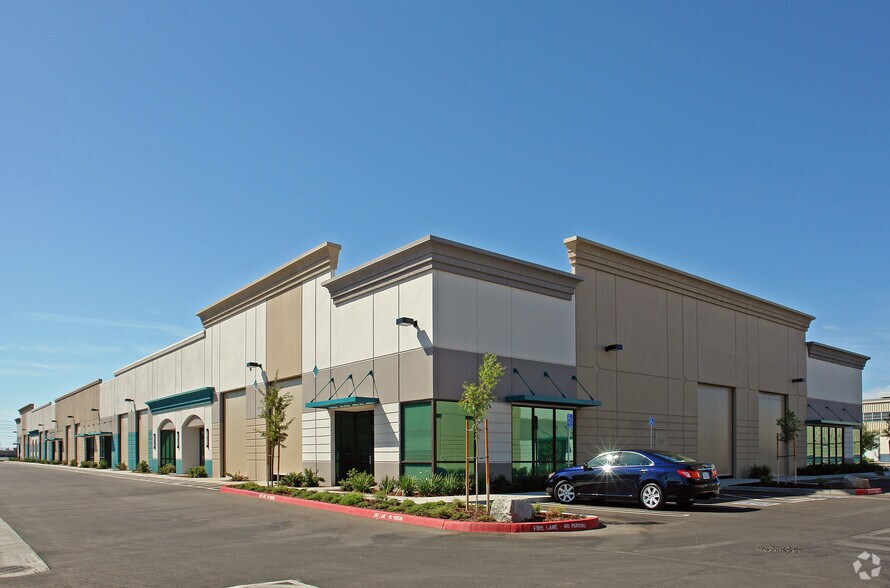 8417 Washington Blvd, Roseville, CA à vendre - Photo du bâtiment - Image 2 de 12