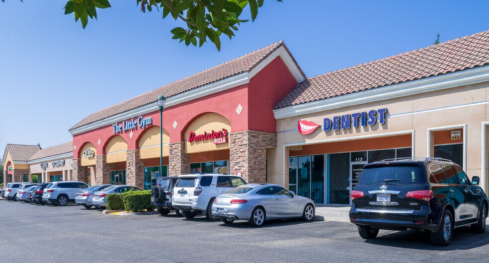 9505-9525 N Sommerville Dr, Fresno, CA à louer - Photo du bâtiment - Image 2 de 2