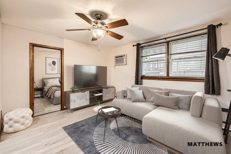 808 13th Ave SE, Minneapolis, MN à vendre - Photo du bâtiment - Image 3 de 4