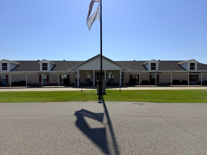 630 Kindra Dr, Henderson, TN à vendre - Photo du bâtiment - Image 2 de 2