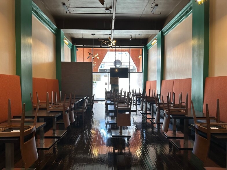231-243 E Colorado Blvd, Pasadena, CA for lease - Building Photo - Image 3 of 22
