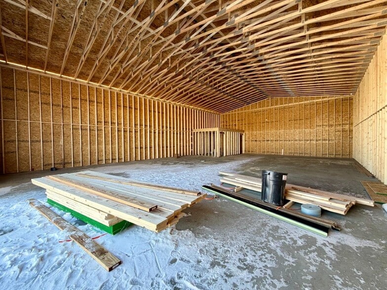 367 Riverwood dr, Burlington, ND for sale - Interior Photo - Image 3 of 16