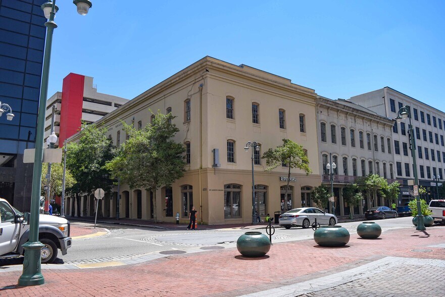 400 Lafayette St, New Orleans, LA à louer - Photo du bâtiment - Image 2 de 12