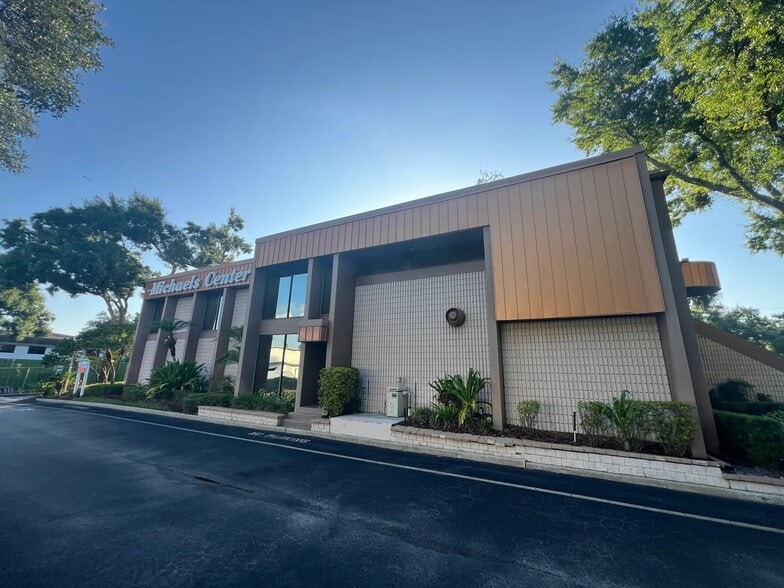 7815 N Dale Mabry Hwy, Tampa, FL for lease - Building Photo - Image 2 of 10