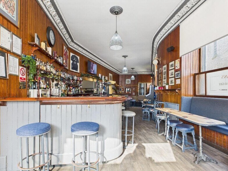 1 Silver St, Hawick à vendre - Photo du bâtiment - Image 2 de 12