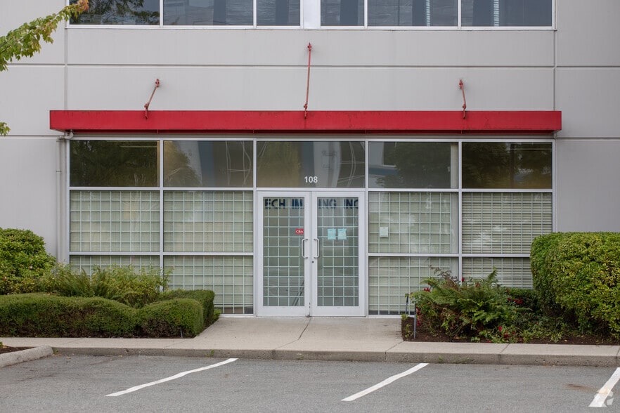 5898 Trapp Ave, Burnaby, BC à louer - Photo du bâtiment - Image 2 de 6