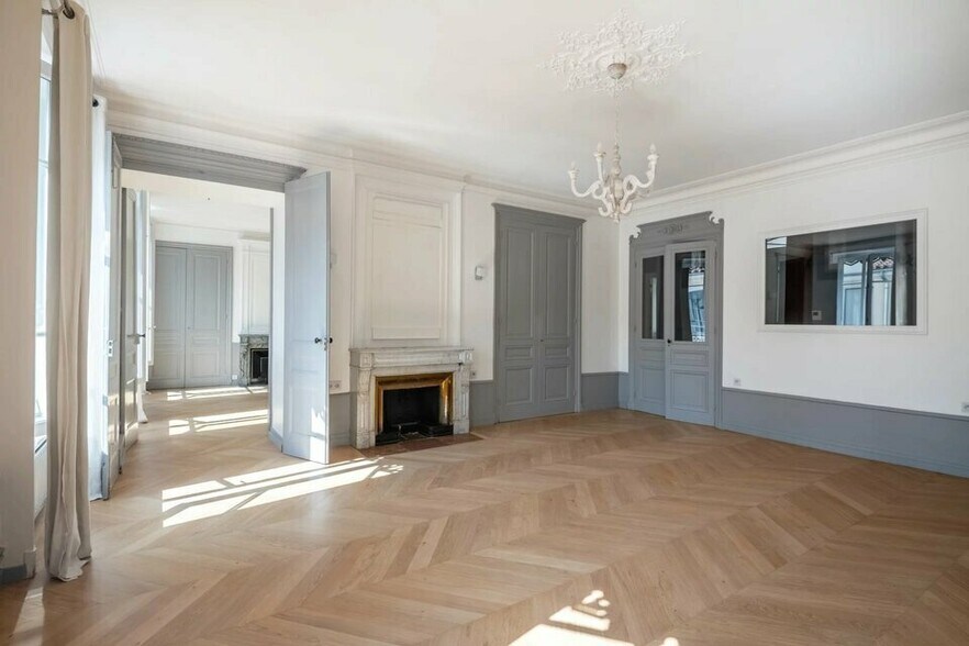 272 Rue Saint-Honoré, Paris for lease - Interior Photo - Image 2 of 10