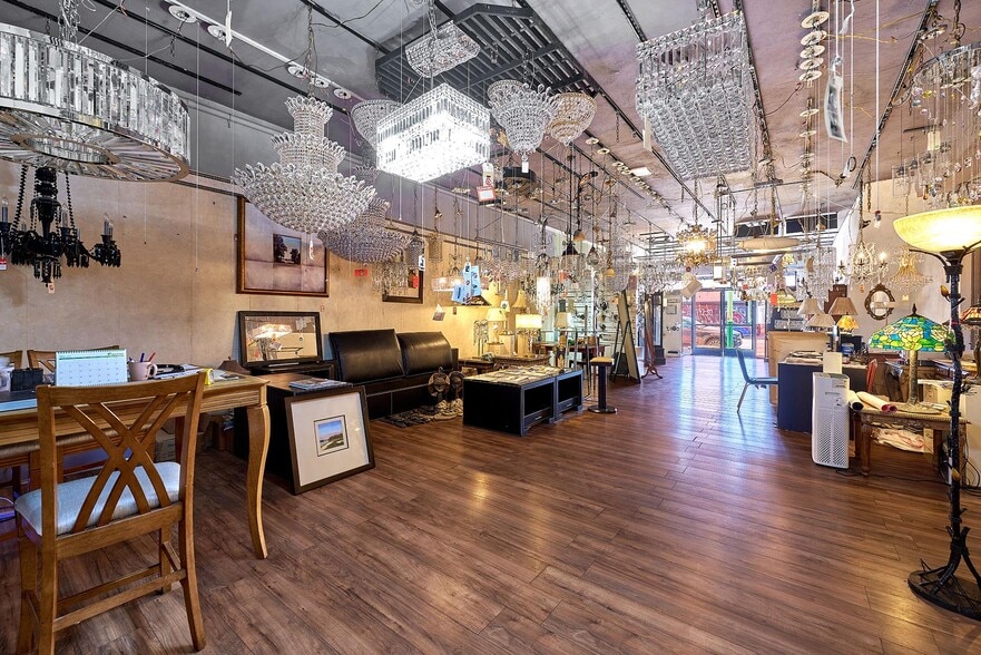 646 N Western Ave, Los Angeles, CA for sale - Interior Photo - Image 2 of 10