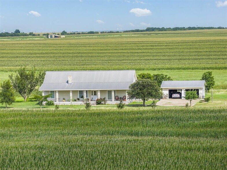 18108 Werchan Ln, Coupland, TX à vendre - Photo du bâtiment - Image 3 de 34