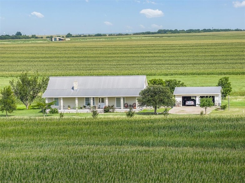 18108 Werchan Ln, Coupland, TX à vendre - Photo du bâtiment - Image 3 de 34