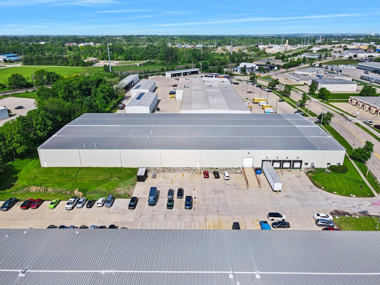 1715 E Hamilton Rd, Bloomington, IL for lease - Building Photo - Image 2 of 10