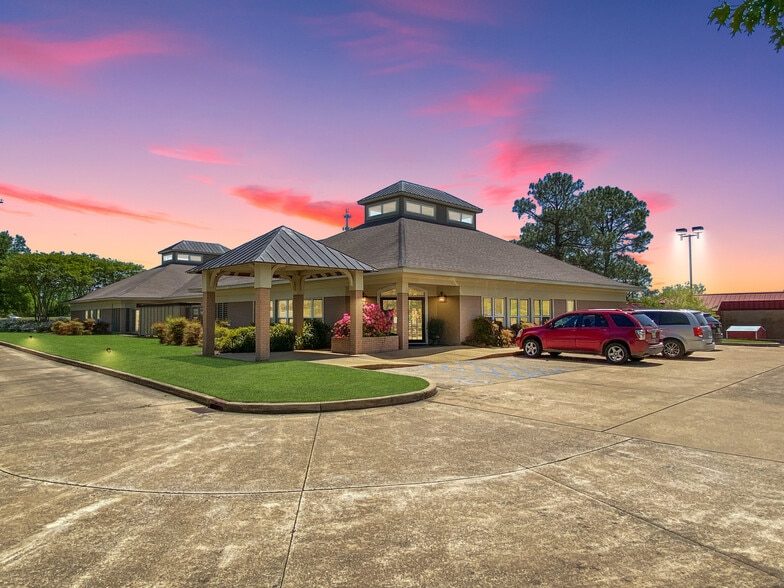 1043 S Madison St, Tupelo, MS à vendre - Photo principale - Image 1 de 1