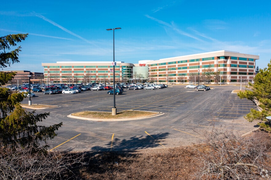 5151 Corporate Dr, Troy, MI for sale - Building Photo - Image 2 of 8
