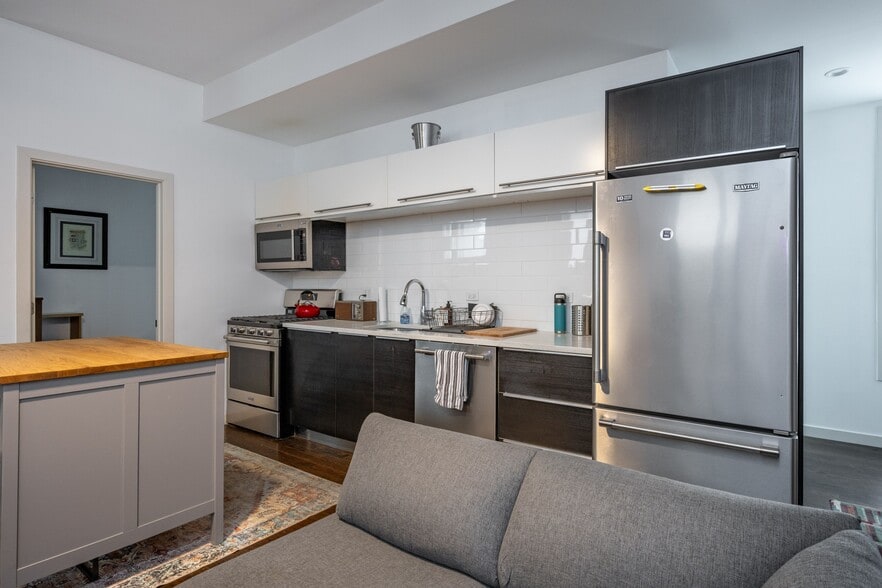 2234-2236 N Western Ave, Chicago, IL for sale - Interior Photo - Image 2 of 5