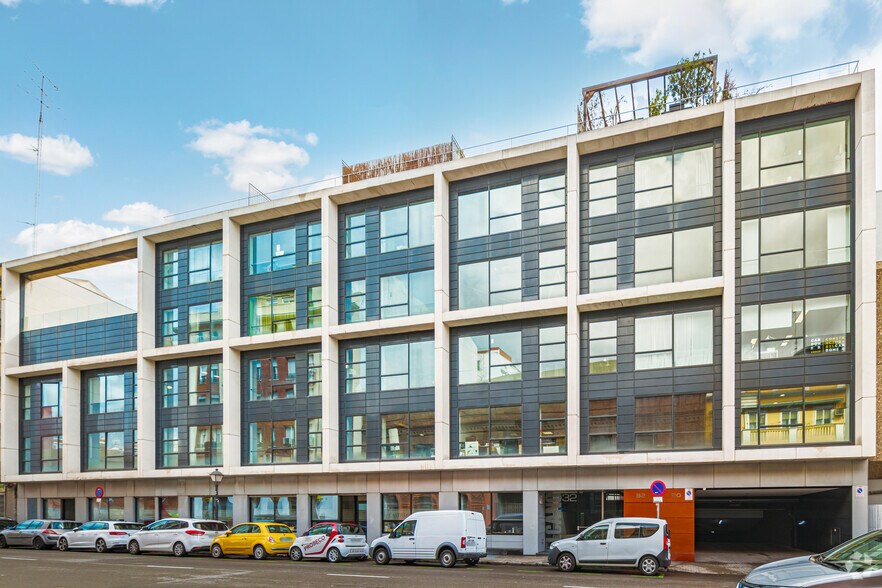 Calle Sebastián Elcano, 32, Madrid, Madrid à louer - Photo du bâtiment - Image 2 de 3