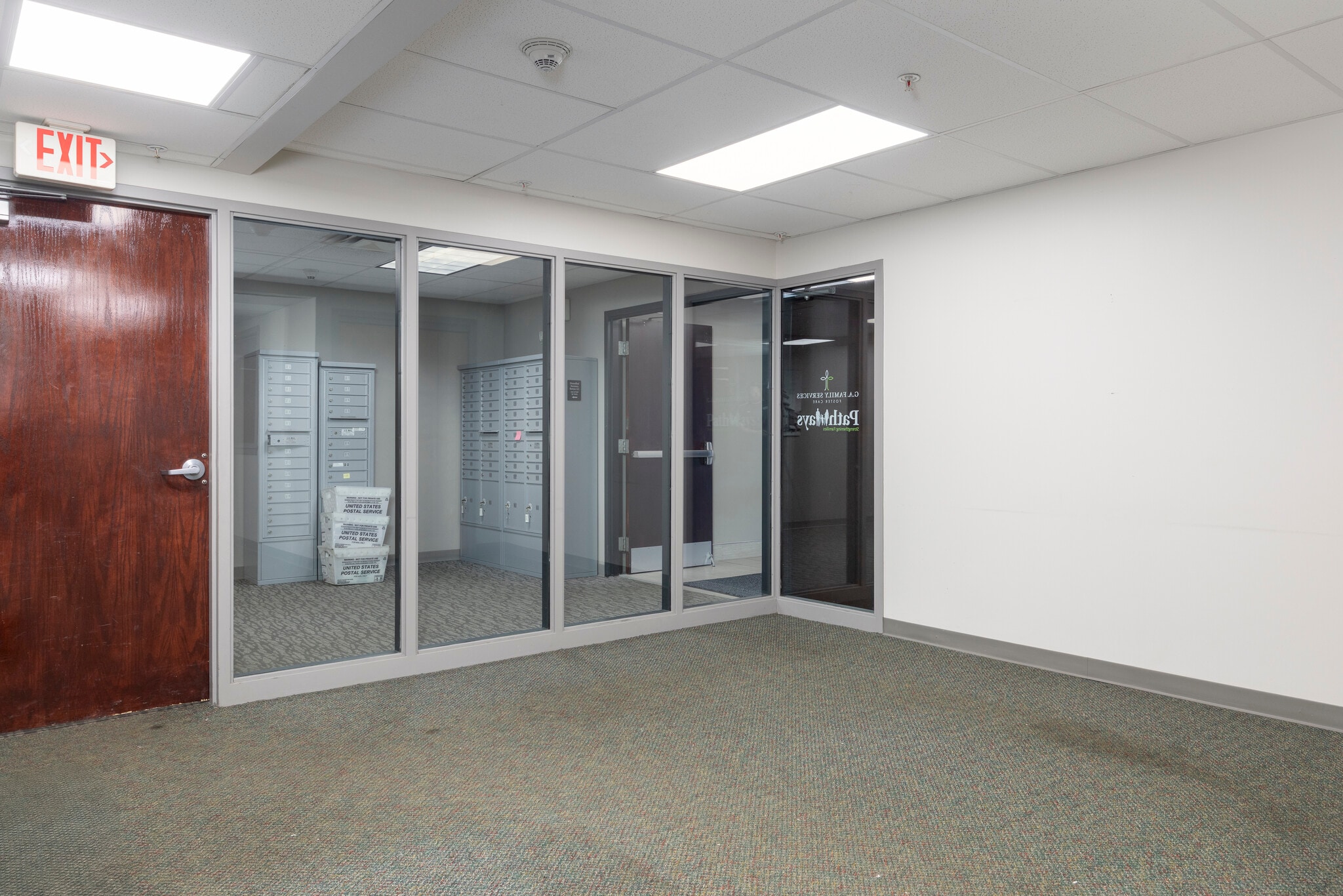 40 Gardenville Pkwy W, Buffalo, NY for lease Interior Photo- Image 1 of 11